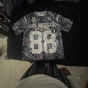 I’m selling this shirt